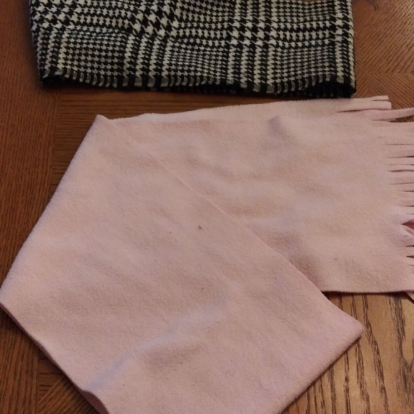 Adidas tablet/ insulated lunch/bag $28 Sz est 12x12x3 inches + free Adidas hat. - Picture 7 of 8